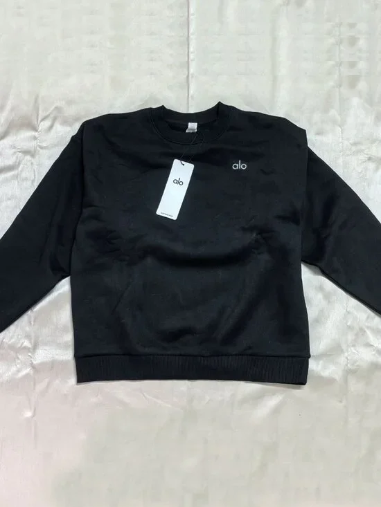 [NWT] Alo Yoga Black Crew Neck Accolade Pullover Size M - Picture 2 of 2